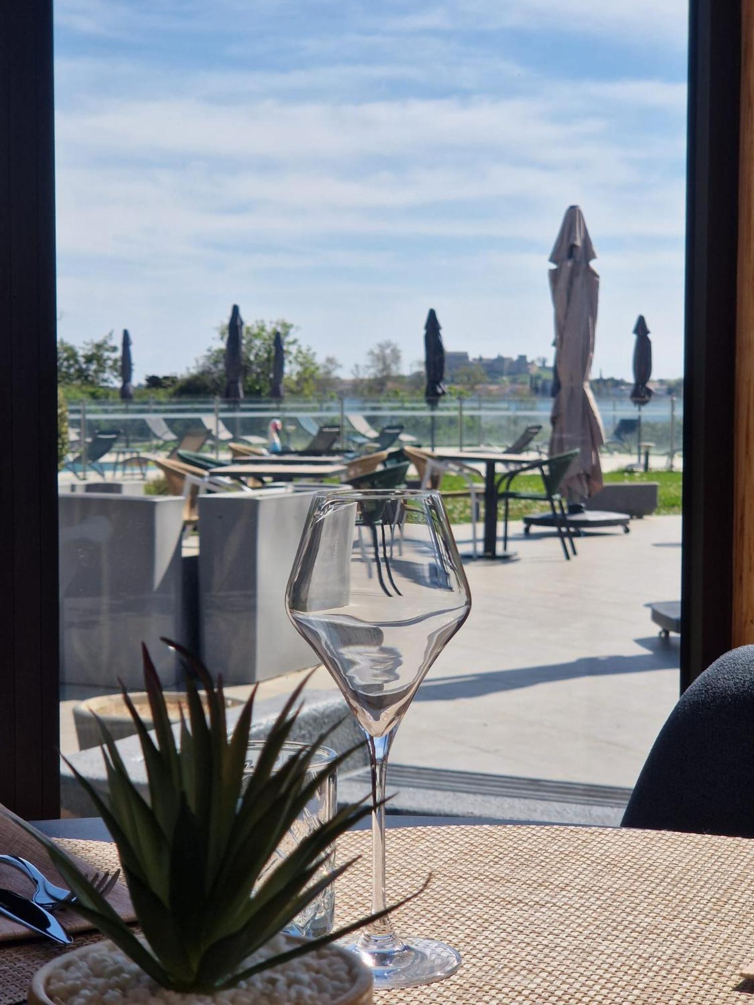 Ariane Hotel Fos Sur Mer Fos-sur-Mer Exteriör bild